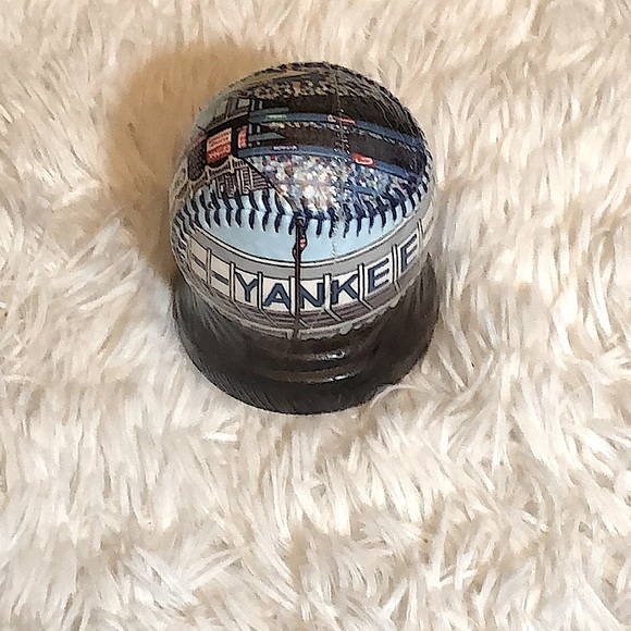 Unforgettaball 2004 Yankee Stadium Commemorative Baseball - Picture 3 of 8